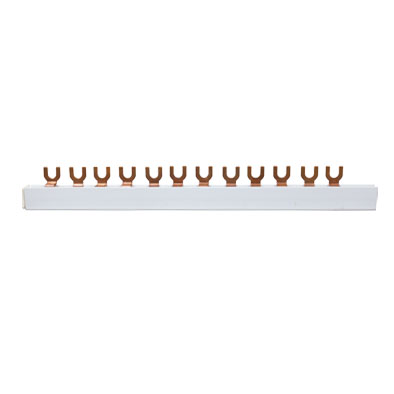 Fork-type connection combs. Maximum permissible current per comb 63A.